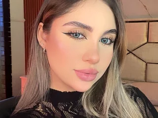 EmiilyHendriix live cam video preview