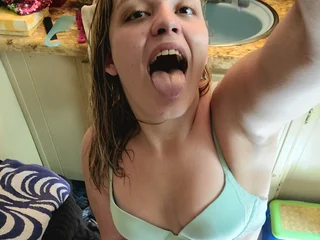 HaleraisingTrouble2019 live cam video preview