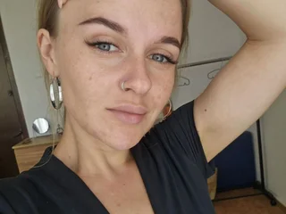 MaribelRiverr video