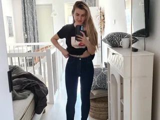 MiracleAlmost live cam video preview