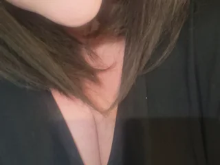 BustyyBella_Babe Milf webcam from United Kingdom