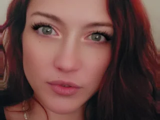 KittyKatt333 Piercings webcam from Canada