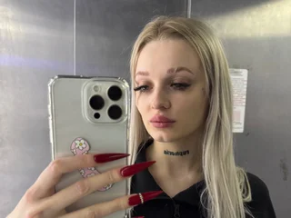 Lilith_Noir21 Piercings webcam from Ukraine
