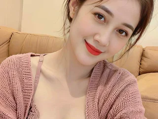 MinaBeii Curvy webcam from Japan