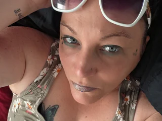 QueenEmerald87 Straight webcam from Canada