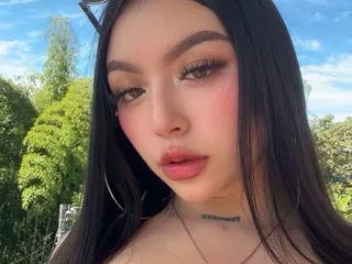SaraaBlossom Piercings webcam from Colombia