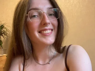 Sashima Trimmed webcam from Ukraine